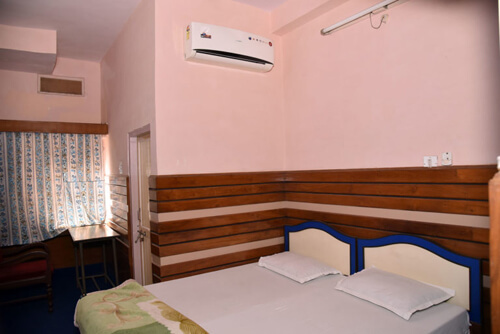 Book a AC Duble Room in Jaipur
